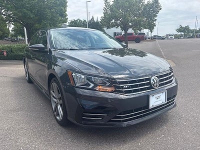 2017 Volkswagen Passat R-Line w/Comfort Pkg Auto