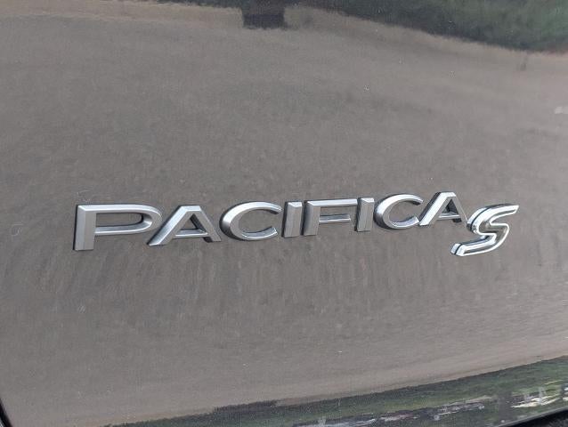 2023 Chrysler Pacifica Hybrid Touring L FWD