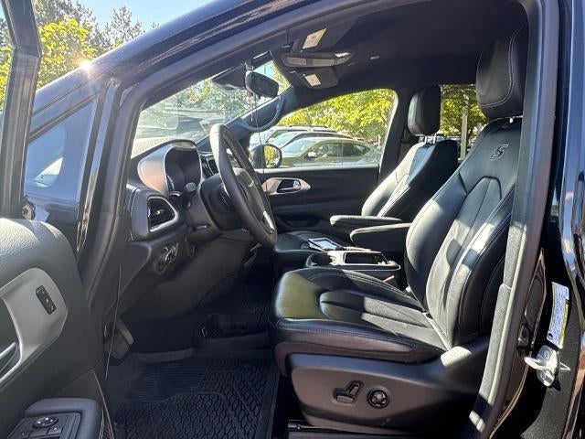 2023 Chrysler Pacifica Hybrid Touring L FWD