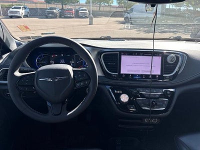 2023 Chrysler Pacifica Hybrid Touring L FWD