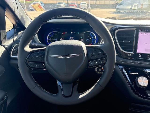 2023 Chrysler Pacifica Hybrid Touring L FWD