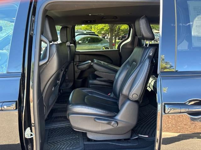 2023 Chrysler Pacifica Hybrid Touring L FWD