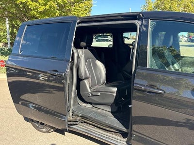 2023 Chrysler Pacifica Hybrid Touring L FWD