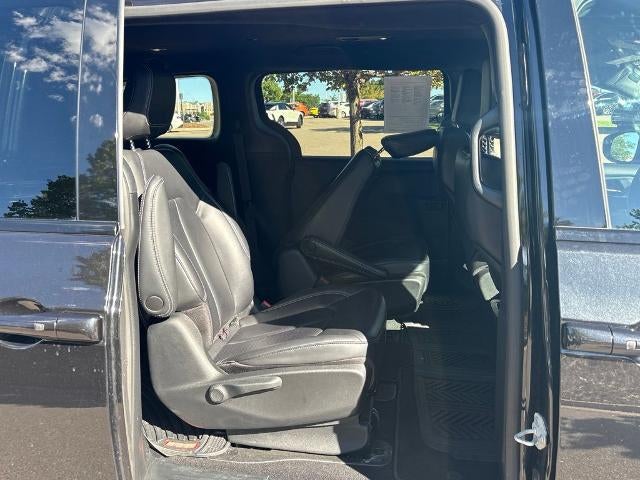 2023 Chrysler Pacifica Hybrid Touring L FWD