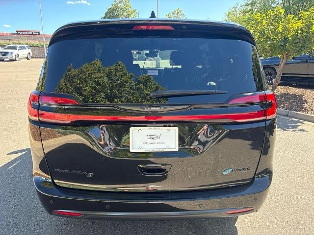 2023 Chrysler Pacifica Hybrid Touring L FWD