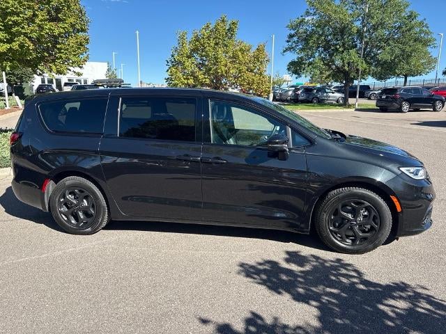 2023 Chrysler Pacifica Hybrid Touring L FWD
