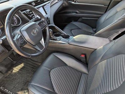 2019 Toyota Camry SE Auto (SE)