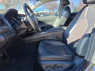 2019 Toyota Camry SE Auto (SE)