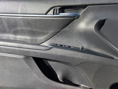 2019 Toyota Camry SE Auto (SE)