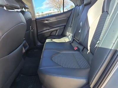 2019 Toyota Camry SE Auto (SE)