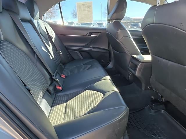2019 Toyota Camry SE Auto (SE)