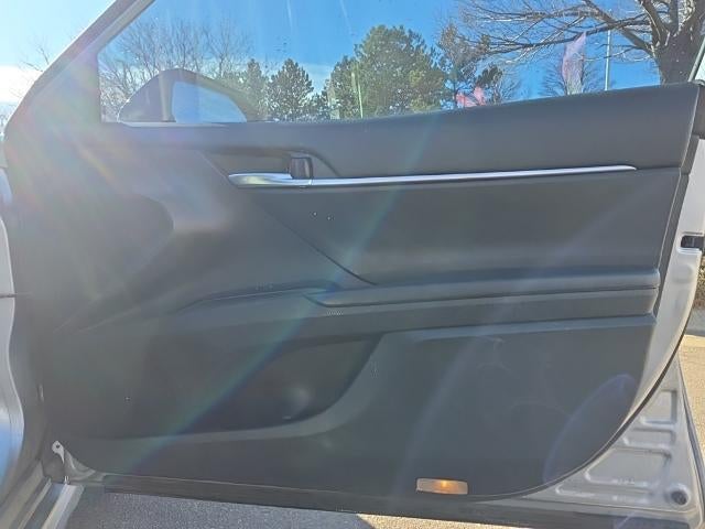 2019 Toyota Camry SE Auto (SE)