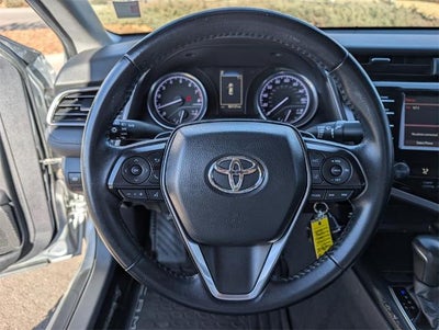2019 Toyota Camry SE Auto (SE)