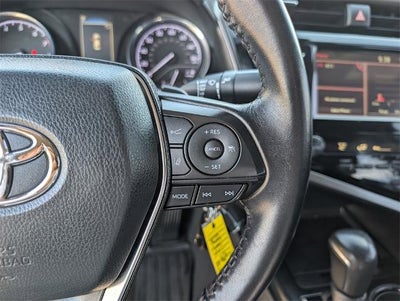 2019 Toyota Camry SE Auto (SE)