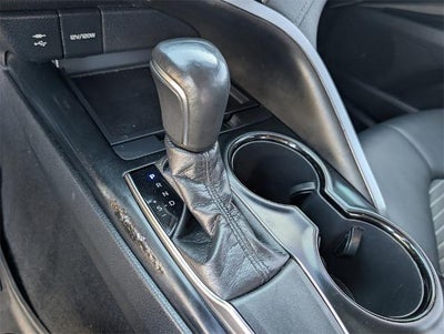2019 Toyota Camry SE Auto (SE)
