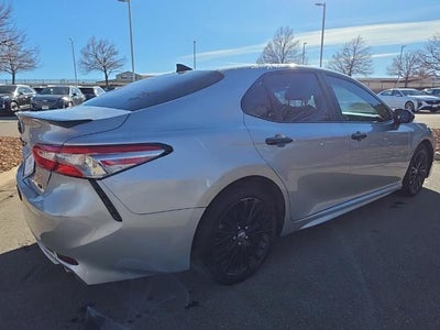 2019 Toyota Camry SE Auto (SE)