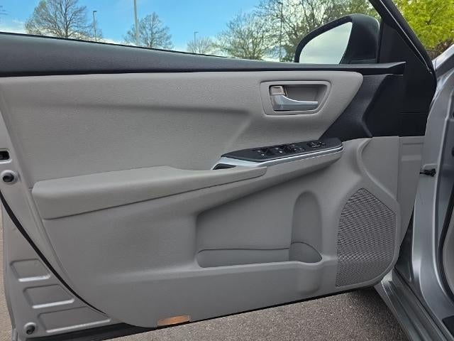 2015 Toyota Camry 4dr Sdn I4 Auto LE (SE)