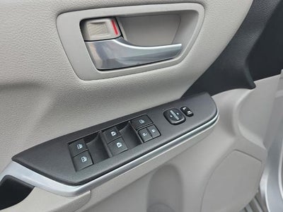 2015 Toyota Camry 4dr Sdn I4 Auto LE (SE)