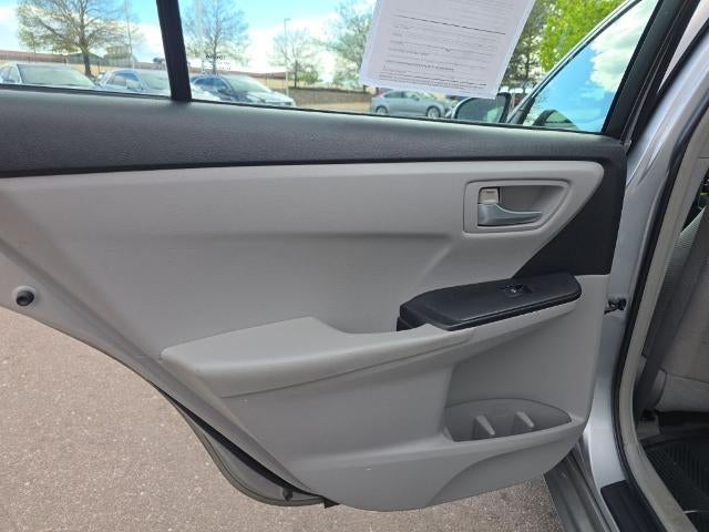 2015 Toyota Camry 4dr Sdn I4 Auto LE (SE)