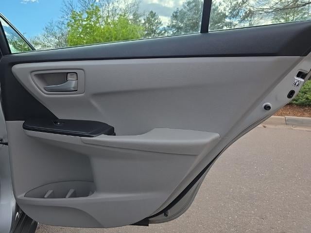 2015 Toyota Camry 4dr Sdn I4 Auto LE (SE)