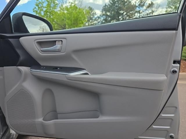 2015 Toyota Camry 4dr Sdn I4 Auto LE (SE)