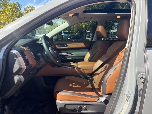 2025 Nissan Pathfinder Platinum 4WD