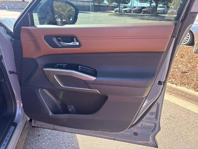 2025 Nissan Pathfinder Platinum 4WD