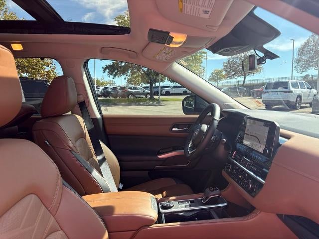 2025 Nissan Pathfinder Platinum 4WD