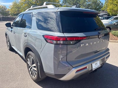 2025 Nissan Pathfinder Platinum 4WD