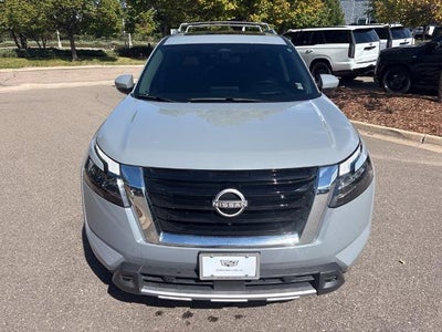 2025 Nissan Pathfinder Platinum 4WD
