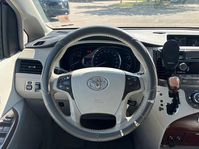 2011 Toyota Sienna 5dr 7-Pass Van V6 XLE AWD (Natl)