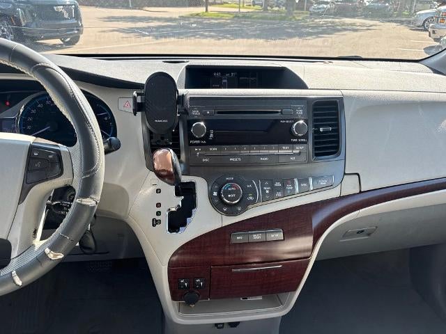 2011 Toyota Sienna 5dr 7-Pass Van V6 XLE AWD (Natl)