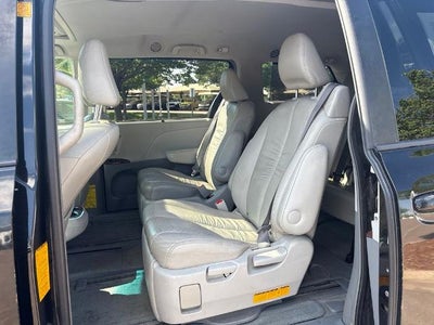 2011 Toyota Sienna 5dr 7-Pass Van V6 XLE AWD (Natl)