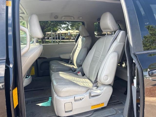 2011 Toyota Sienna 5dr 7-Pass Van V6 XLE AWD (Natl)