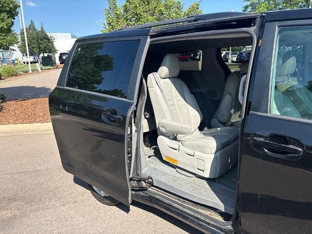 2011 Toyota Sienna 5dr 7-Pass Van V6 XLE AWD (Natl)