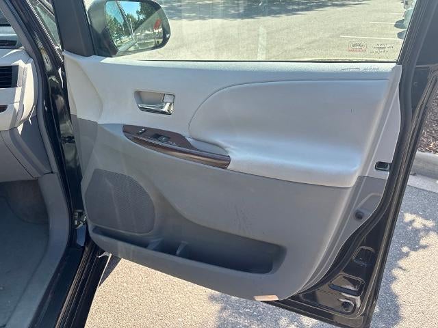 2011 Toyota Sienna 5dr 7-Pass Van V6 XLE AWD (Natl)