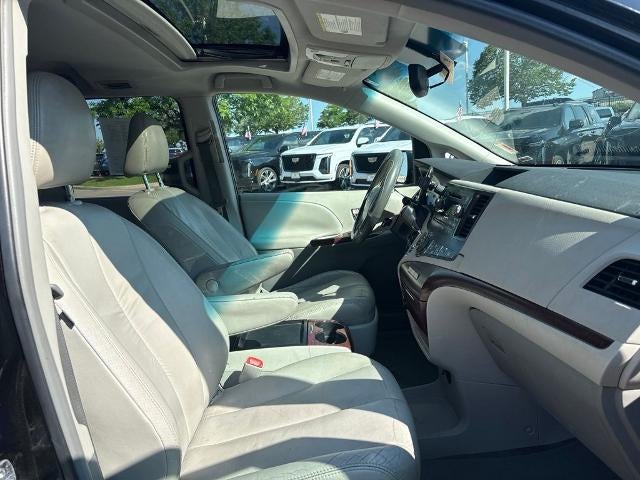 2011 Toyota Sienna 5dr 7-Pass Van V6 XLE AWD (Natl)