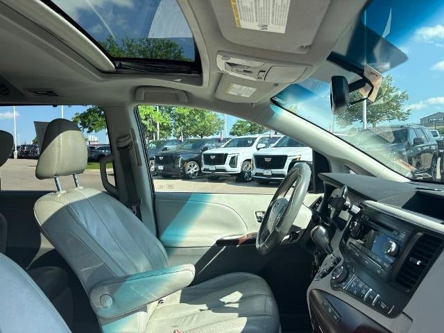 2011 Toyota Sienna 5dr 7-Pass Van V6 XLE AWD (Natl)