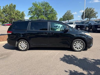 2011 Toyota Sienna 5dr 7-Pass Van V6 XLE AWD (Natl)