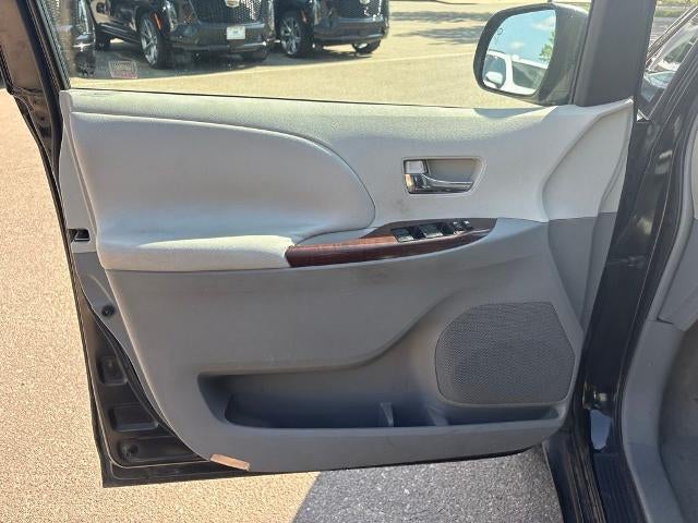 2011 Toyota Sienna 5dr 7-Pass Van V6 XLE AWD (Natl)