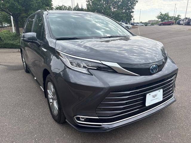 2025 Toyota Sienna Limited AWD 7-Passenger (GS)