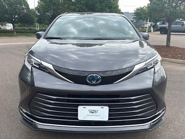 2025 Toyota Sienna Limited AWD 7-Passenger (GS)
