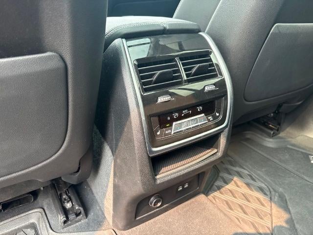 2023 BMW X7 xDrive40i Sports Activity Vehicle