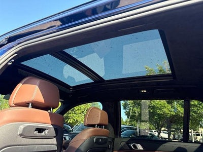 2025 BMW X7 xDrive40i Sports Activity Vehicle