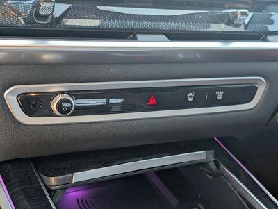 2025 BMW X7 xDrive40i Sports Activity Vehicle