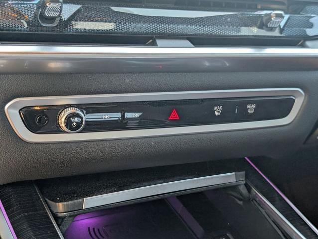 2025 BMW X7 xDrive40i Sports Activity Vehicle