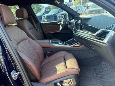 2025 BMW X7 xDrive40i Sports Activity Vehicle
