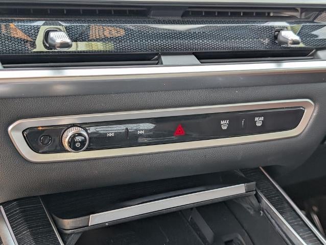 2023 BMW X7 xDrive40i Sports Activity Vehicle