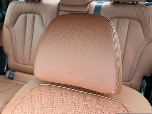 2026 BMW X7 M60i Sports Activity Vehicle