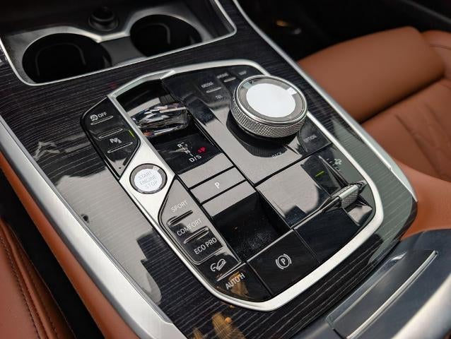 2026 BMW X7 M60i Sports Activity Vehicle